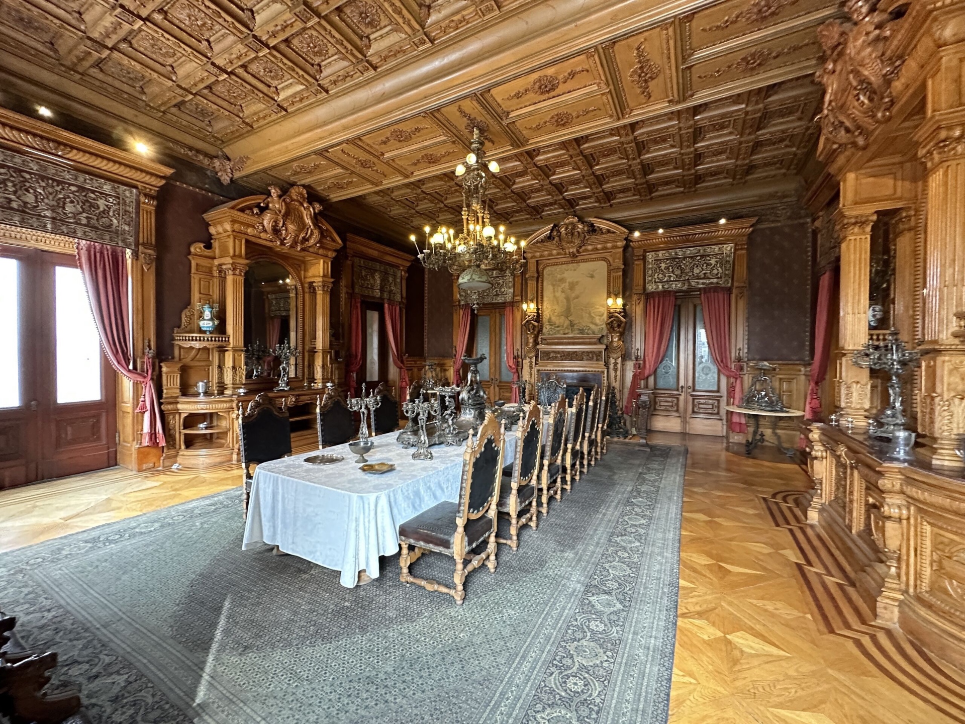 Grand dining room inside Chapultepec Castle